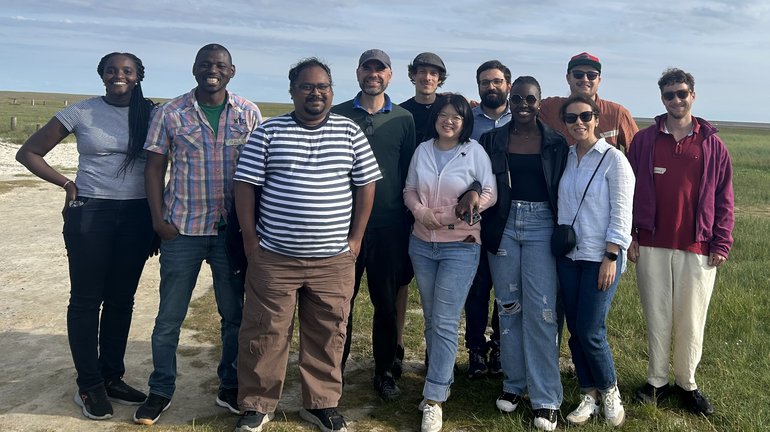Otto lab group at a beach