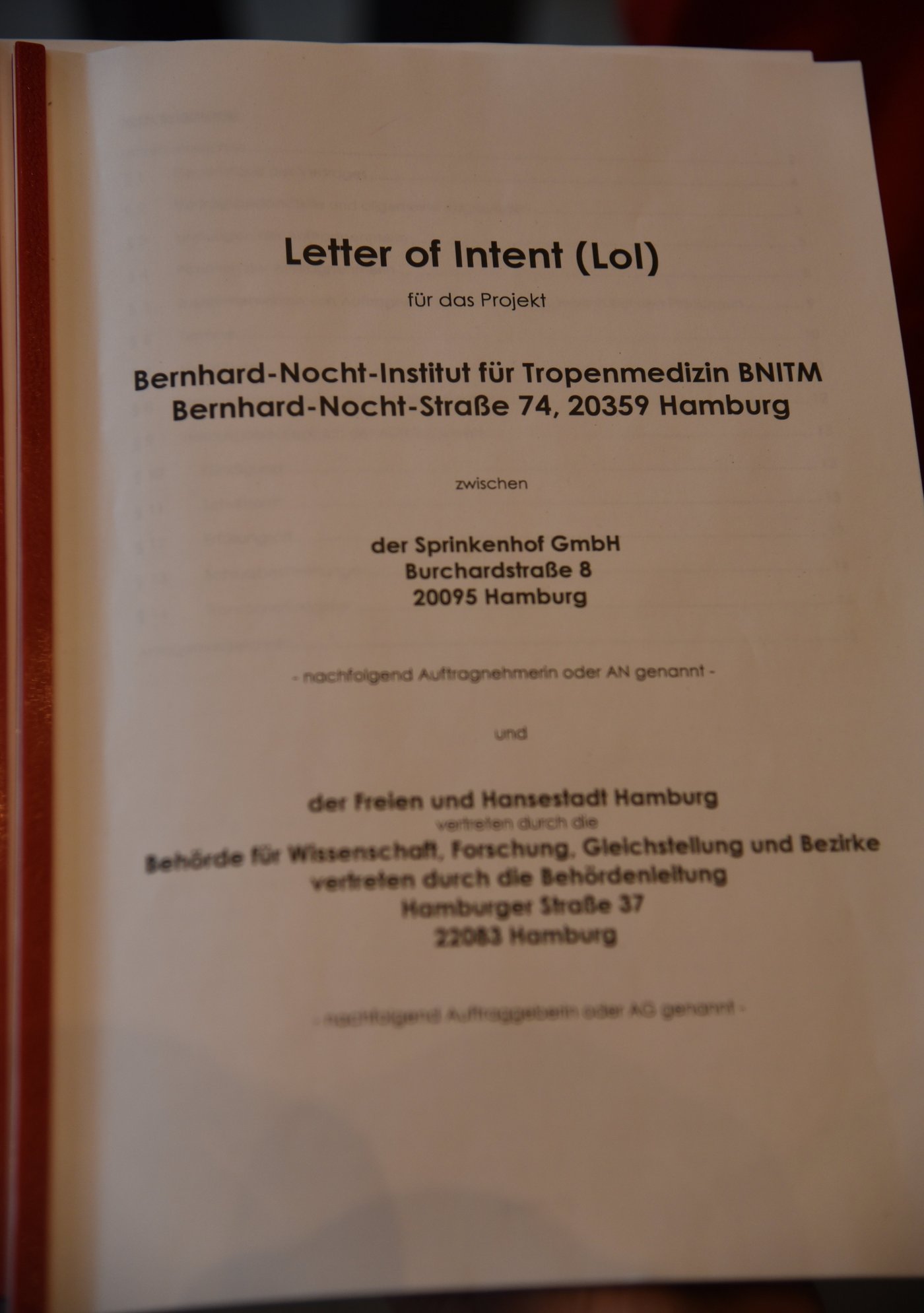 Das Bild zeigt das Deckblatt des LOI mit der Aufschrift "Letter of Intent für das Projekt Bernhard-Nocht-Institut für Tropenmedizin"