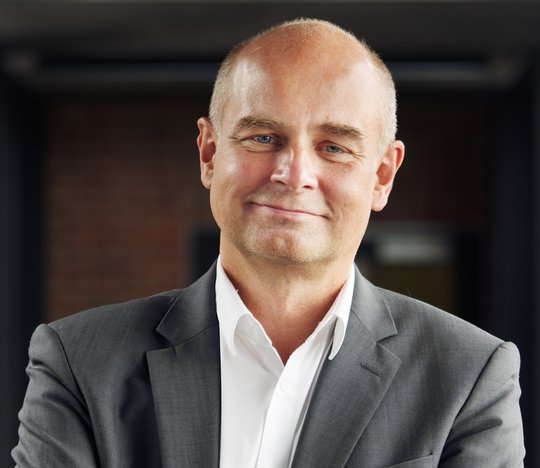 Prof. Dr. Jürgen May Porträtfoto von Prof. Dr. Jürgen May, eines erfahrenen freundlich blickenden Forschers
