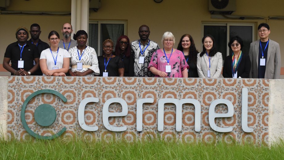 Group picture in front of CERMEL