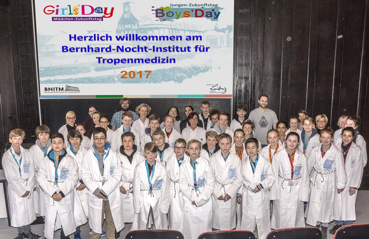 Das Bld zegt die Jungen und Mädchen, die am Girls- und Boys-Day 2017 teilgenommen haben