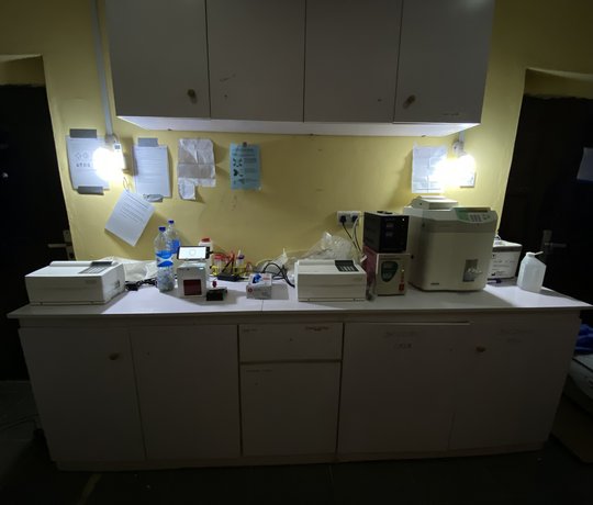 Point-of-care-testing POC laboratory