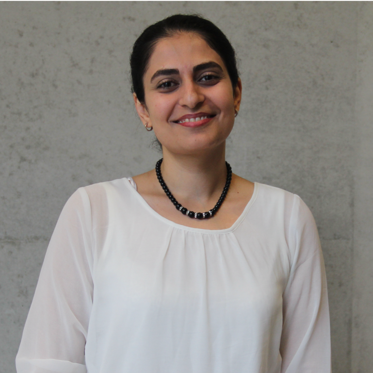 Portrait photo of PhD student Hanifeh Torabi of the Research Group on Host Parasite Interaction.