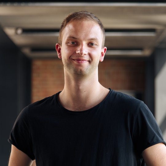 Jean-Marc Kutz an associate