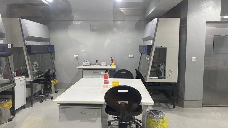 Das neue S3-Labor Bild durch die Scheibe des neuen S3-Labors