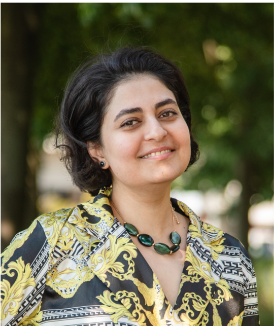Portrait photo of PhD student Hanifeh Torabi of the Research Group on Host Parasite Interaction.