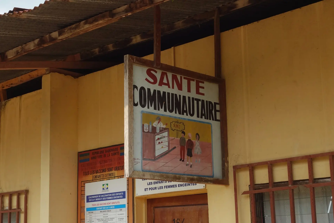 Sign of a clinic in Gabon Sign of a clinic in Gabon