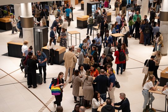Pause bei ECTMIH Foto mit Menschengewusel im Kongresszentrum