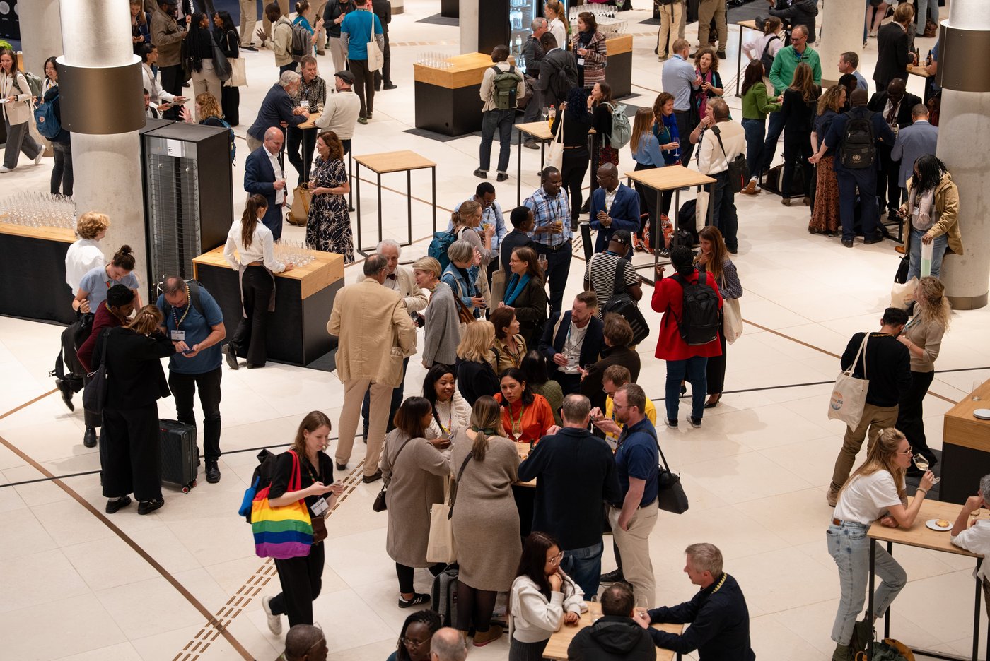 Photo showing crowds of people in the congress centre