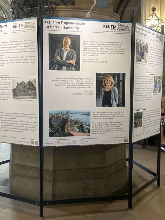 Ausstellung in der Rathausdiele Das Foto zeigt eines der Ausstellungsplakate von nahem