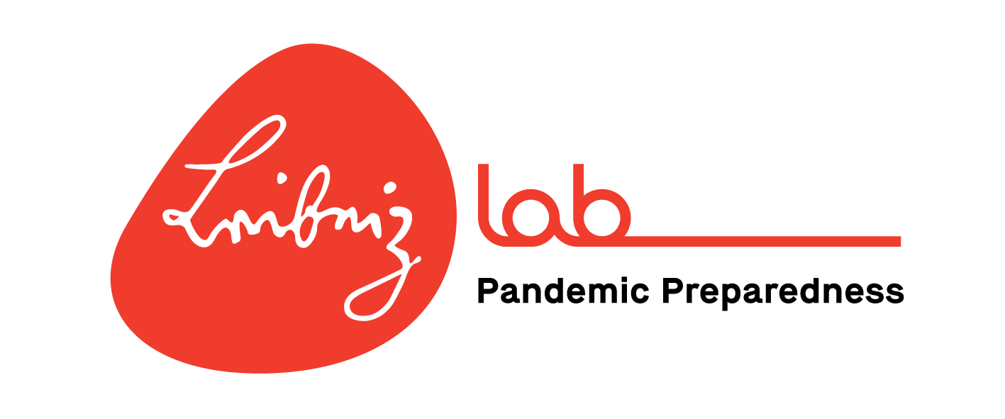 Das Logo des Leibniz-Labs Pandemic Preparedness: Leibniz' historische Unterschrift weiß auf einem orangen ovalen Rund, rechts daneben orange auf weiß der Schriftzug "lab", darunter schwarz auf weiß "Pandemic Preparedness".